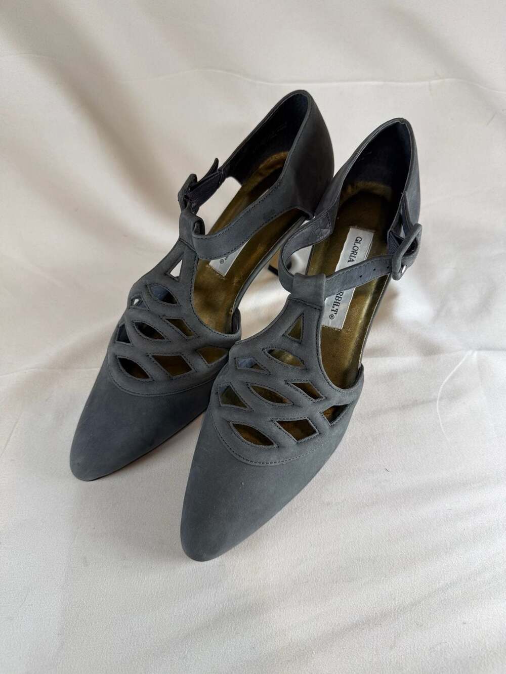 Gloria Vanderbilt Womens Roxy Gray Suede Caged Cutout Heels Quiet Luxury Sz 8.5